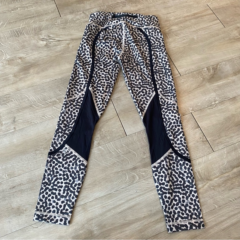 Lululemon Leggings Size 4 Inseam 24.5” Leopard Print